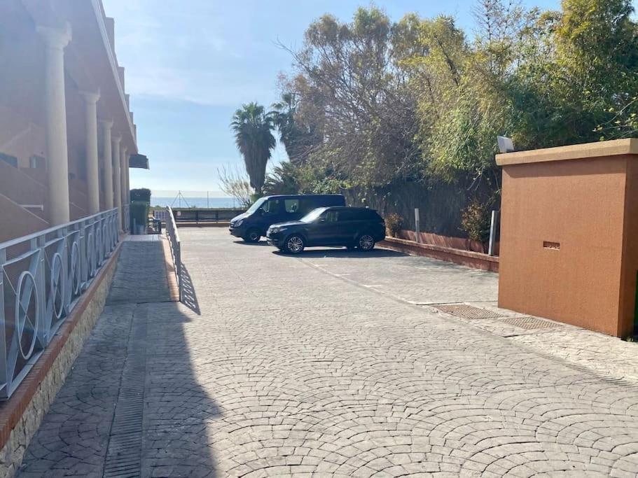 Exclusive Beachfront Penthouse Almayate Alto Buitenkant foto